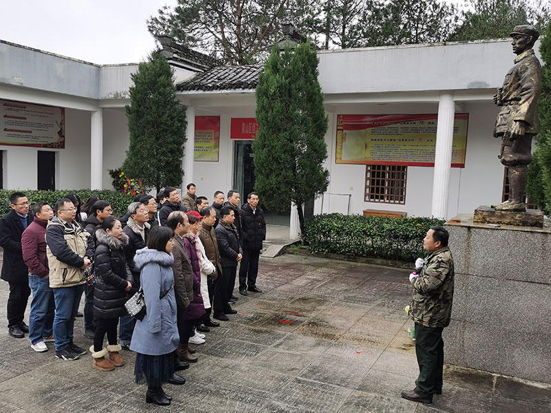 屯溪區(qū)委辦黨支部、屯溪城建投公司黨支部聯(lián)合開展主題黨日共建活動(dòng)